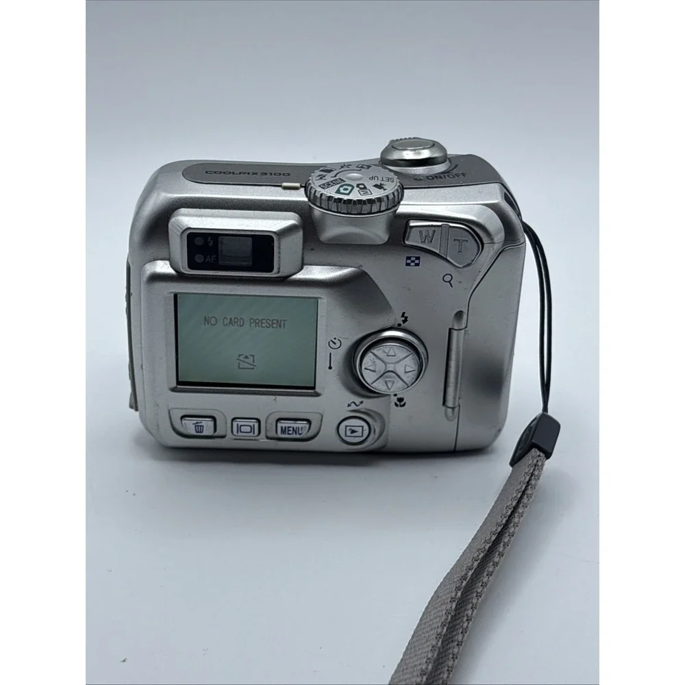 Nikon COOLPIX E3100 3100 3.2MP Digital Camera WORKS/READ DESCRIPTION